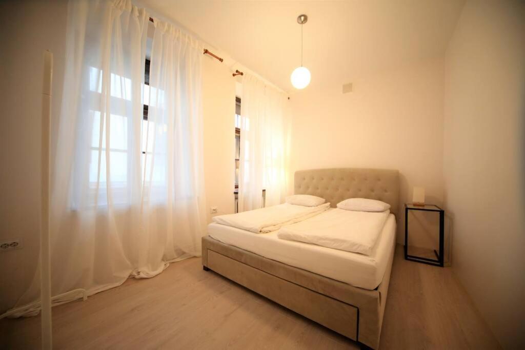 Lovely Two Bedroom In The Old Town Riga Esterno foto